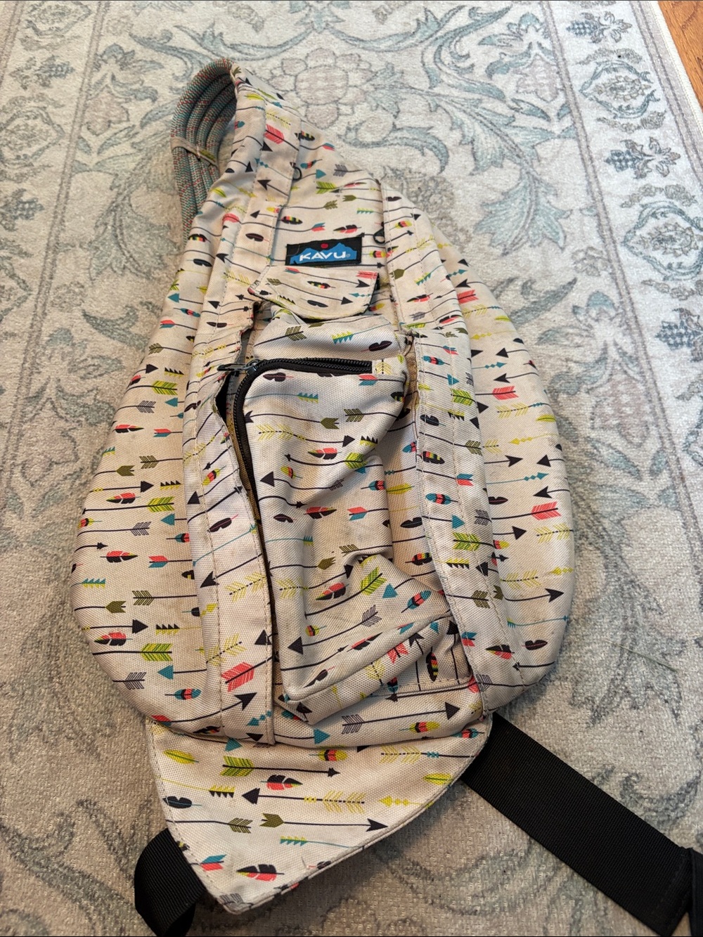 KAVU Rope Sling Bag Arrow Print Crossbody Backpack Festival Travel